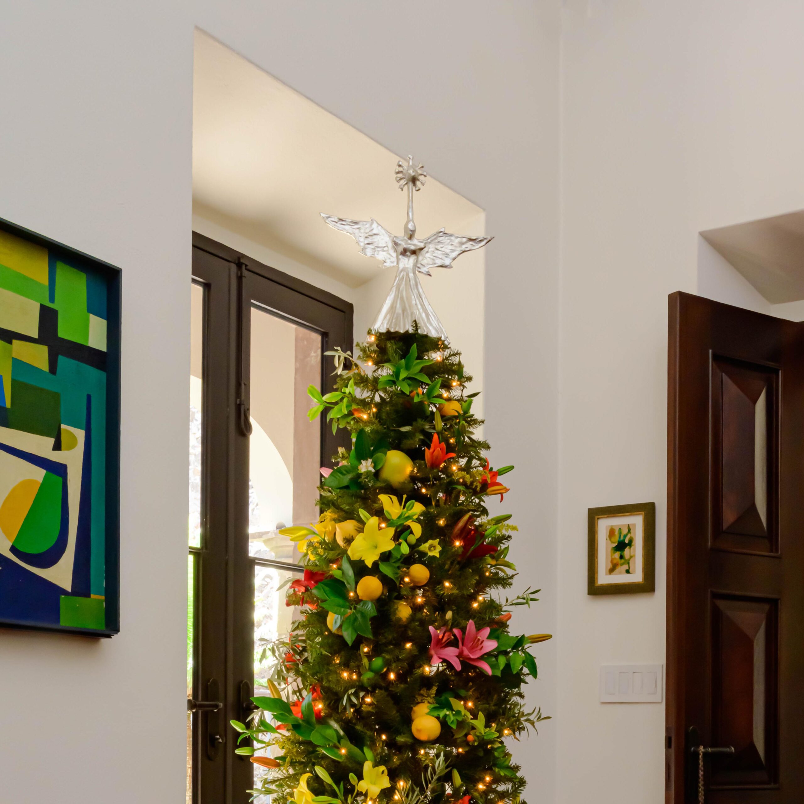 Angel Tree Topper_Argento_Install_JCS4878-Edit